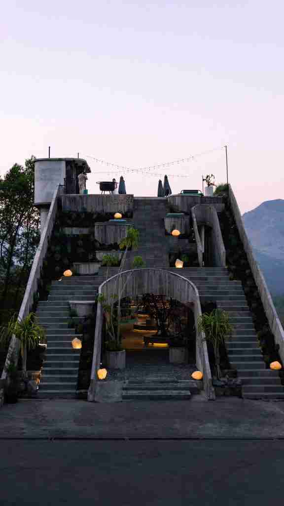 Oculus boutique hotel in Kintamani, Bali with luxury suites and stunning mountain views.